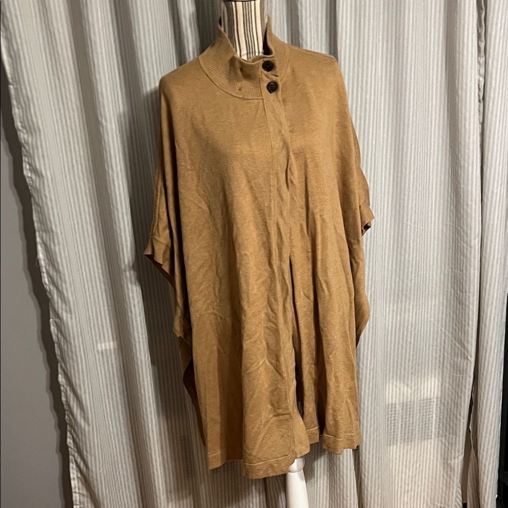 Banana Republic Stylish Tan Cape with Button Detail
